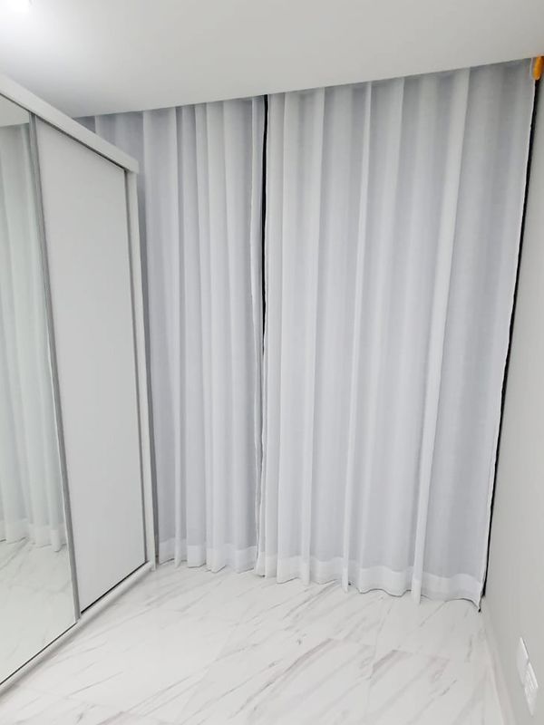 Cortina de Ilhós - 300cm x 272cm - Linho Gaze Branco com Forro Blackout Gelo · Natália Faé
