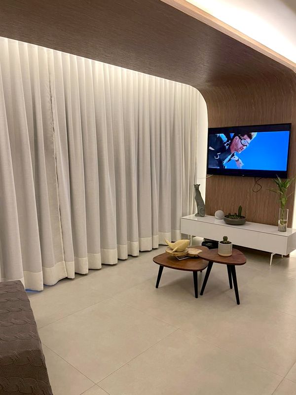Para Trilho Simples: 600 cm x 255 cm - Linho Gaze Gaze Off White com Forro Blackout Gelo · Raissa Gabrielle — São Paulo, SP