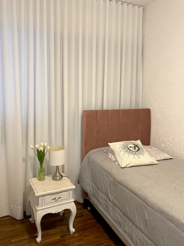 Para Trilho Simples: 282 cm x 270 cm - Linho Gaze Branco com Forro de Microfibra · Leticia