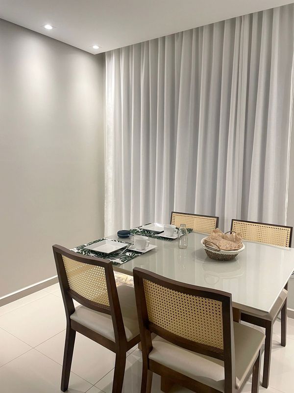Para Trilho Simples: 210 cm x 264 cm - Linho Gaze Branco com Forro de Microfibra · Maria Eduarda