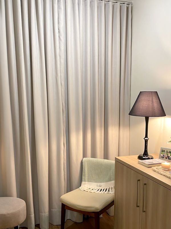 Para Trilho Simples - 200cm x 260cm - Linho Gaze Areia com Forro Blackout Marfim · Anne Lise