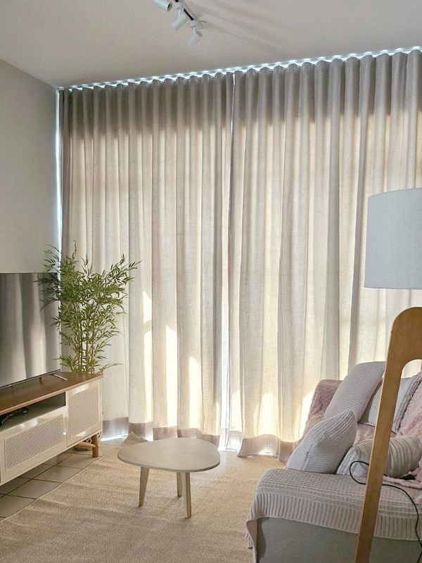 Para Trilho Simples - 300cm x 285cm - Linho Gaze Areia com Forro Blackout Marfim · Kelly Cibely