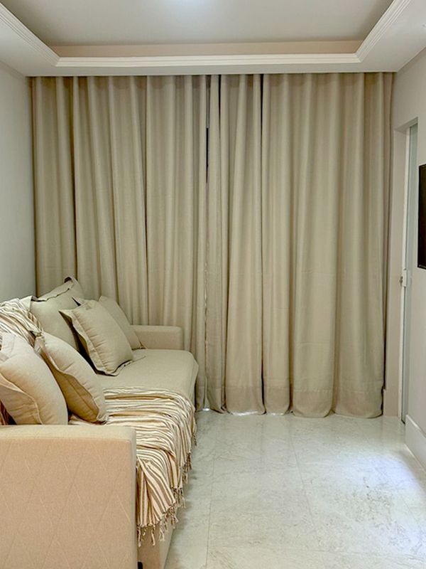 Cortina de Ilhós - 264cm x 260cm - Linho Gaze Areia com Forro Blackout Marfim · Gabriel França