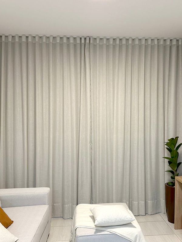 Para Trilho Simples - 230cm x 273cm - Linho Gaze Areia com Forro Blackout Marfim · Edilaine Ribeiro