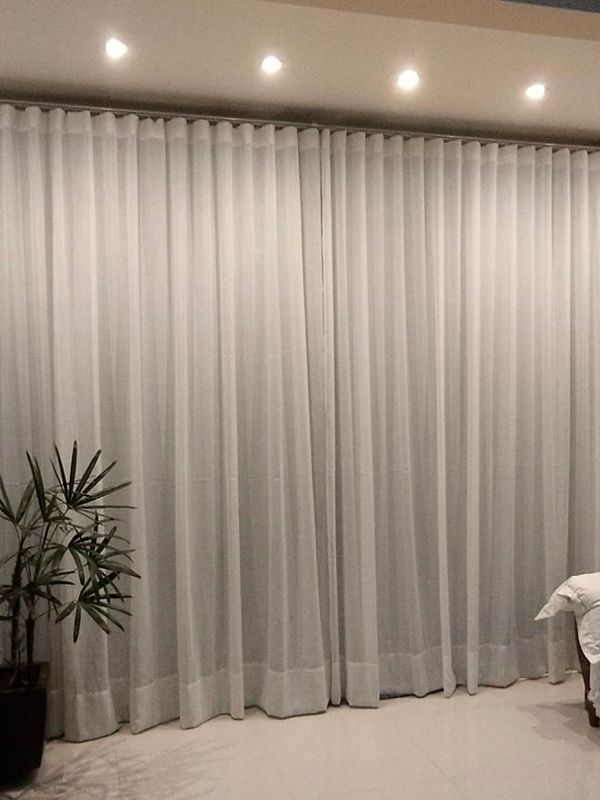 Para Trilho Simples: 350 cm x 261 cm - Linho Gaze Gaze Off White com Forro Blackout Gelo · Flávia Monteiro