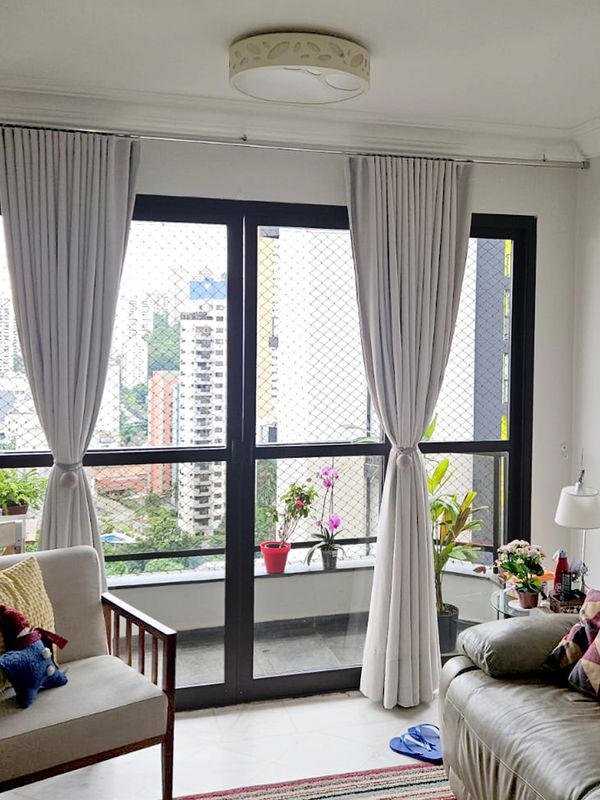 Para Trilho Simples - 315cm x 242cm - Linho Gaze Areia com Forro Blackout Marfim · Flavia Gaspar