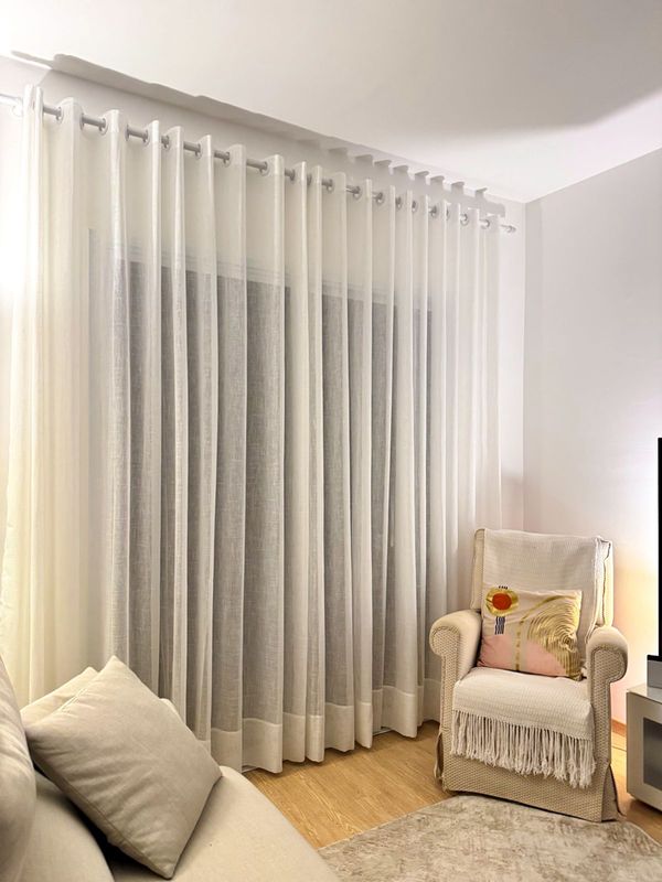 Cortina de Ilhós - 257cm x 260cm - Linho Gaze Off White sem Forro · Pollyana