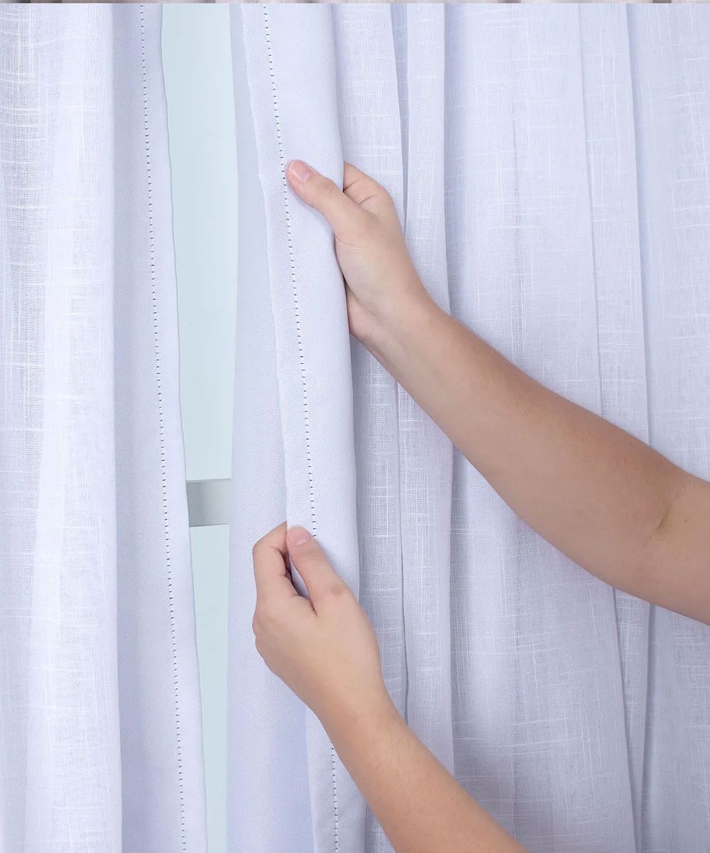 Linho Gaze Branco com Forro Blackout Gelo 80%